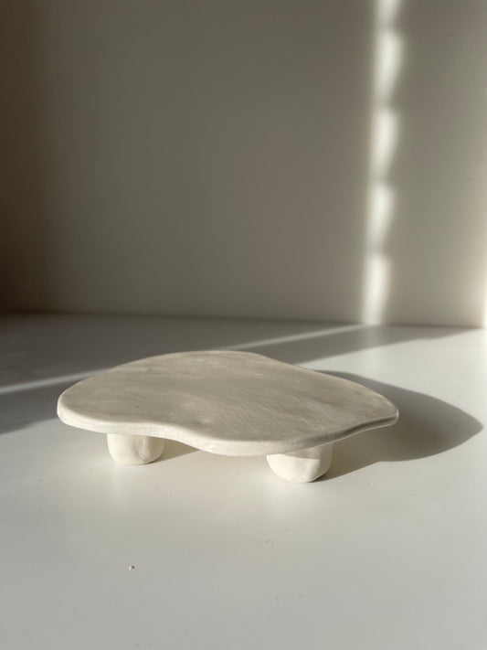 How to Make a DIY Abstract Wavey Stand - Sunday&Clay