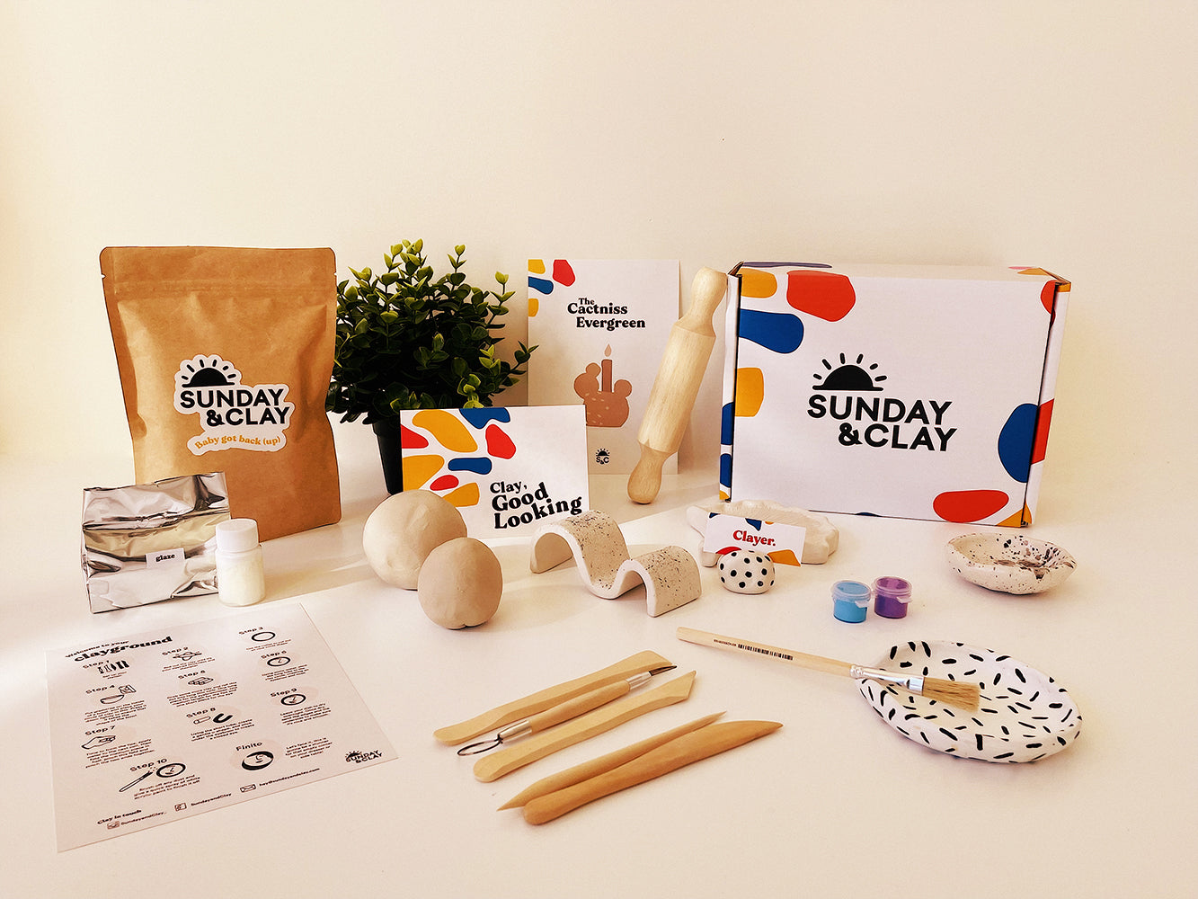 Our Singles Clay Pottery Kit is the perfect gift idea for friends and family! The perfect gift for girls.